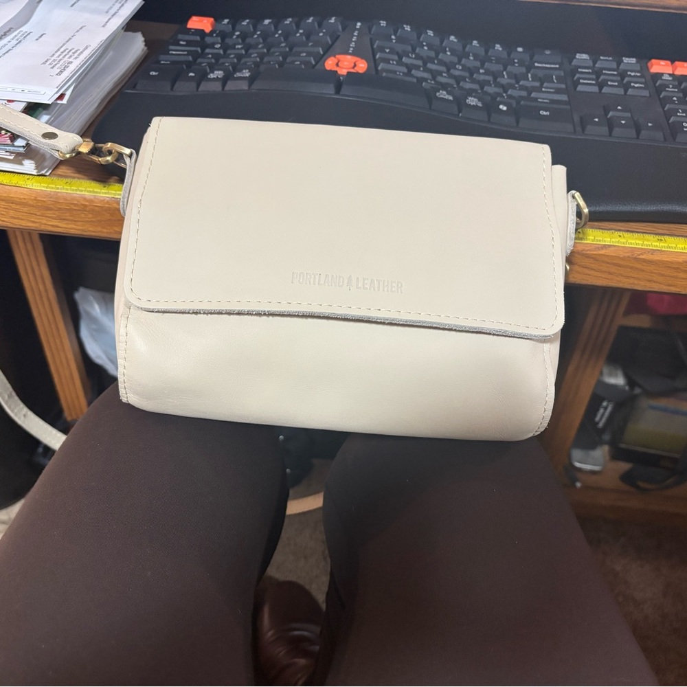 Portland Leather Cream Crossbody Bag